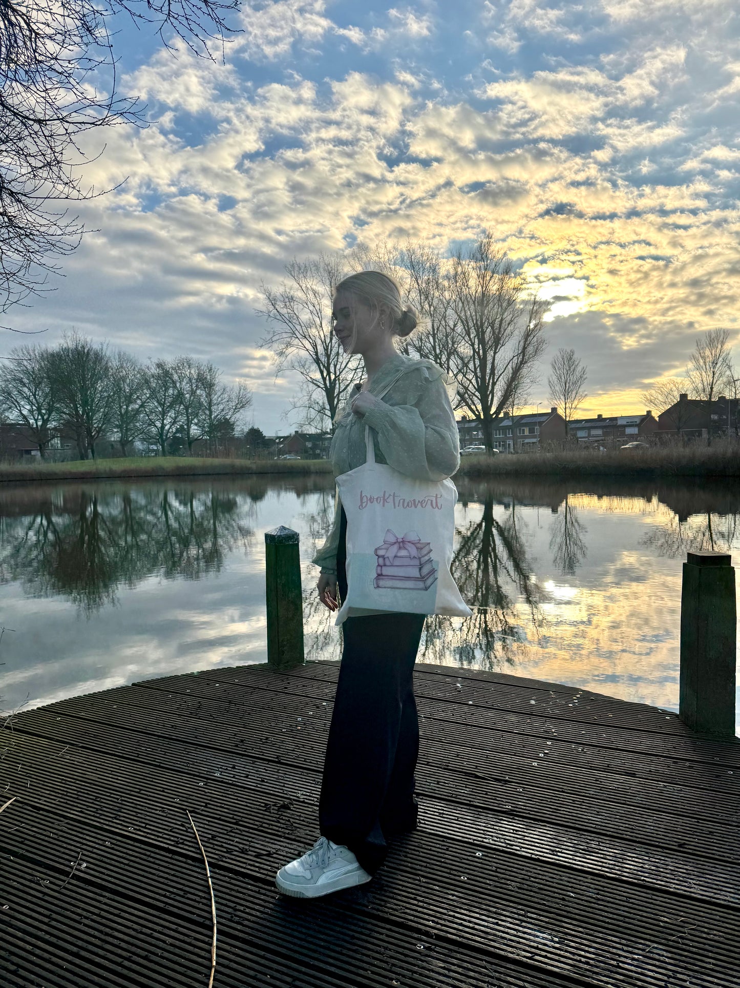 Tote Bag BOOKTROVERT Pink