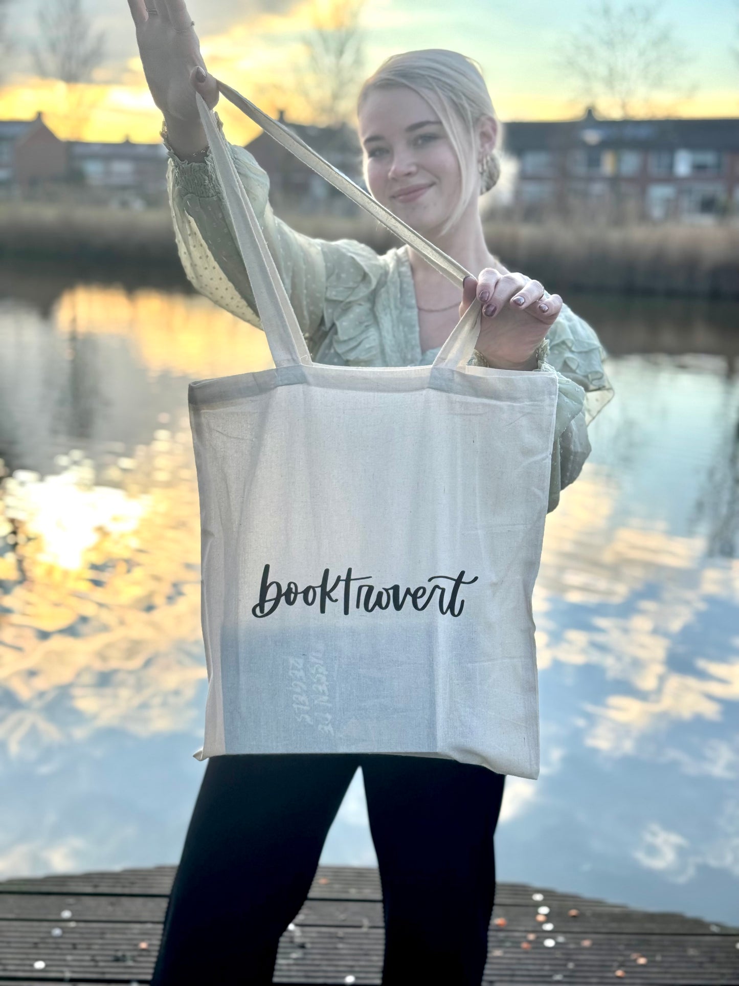 Tote Bag BOOKTROVERT Black